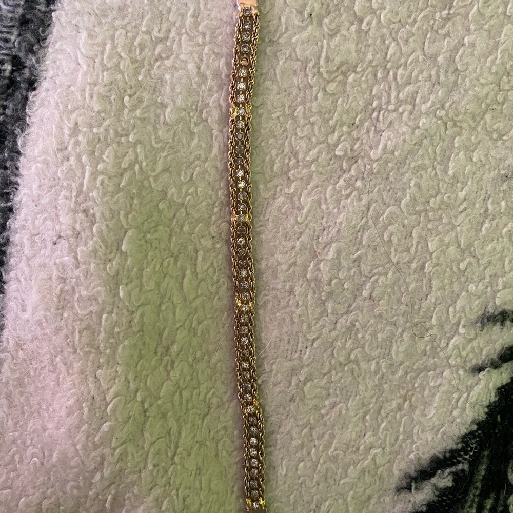 Diamond tennis bracelet